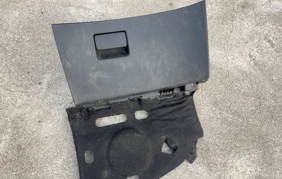 Opel Zafira C Glove box 20892627