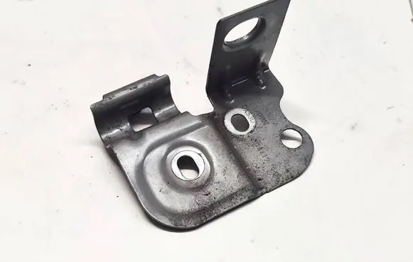 Audi Q7 4M Fender mounting bracket 4m0821167a