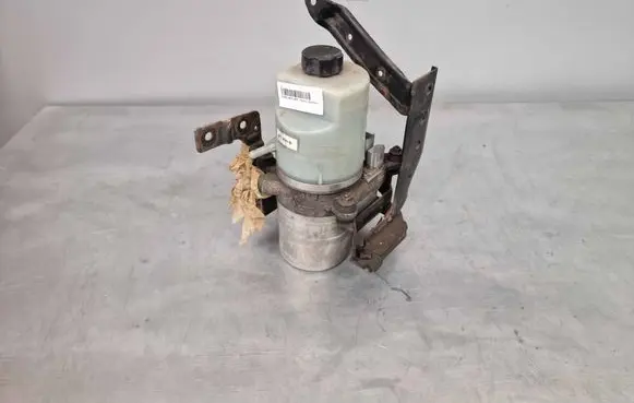 Volvo XC90 Power steering pump 4M513K514BF