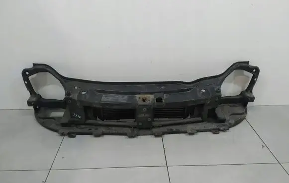 Opel Vivaro Radiator support slam panel