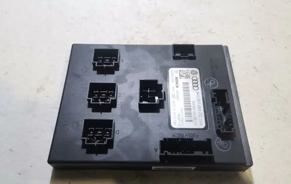 Audi A4 S4 B8 8K Comfort/convenience module 8K0907063DC