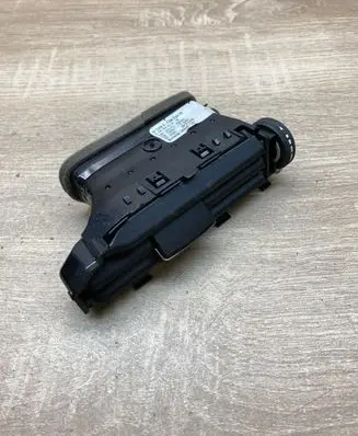Mercedes-Benz ML W166 Dashboard side air vent grill/cover trim A1668300954
