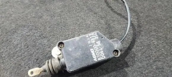 Mazda 121 Central locking motor 8300004811 830000-4811