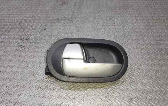 Mitsubishi Colt Front door interior handle