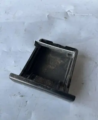 Suzuki Grand Vitara I Car ashtray 