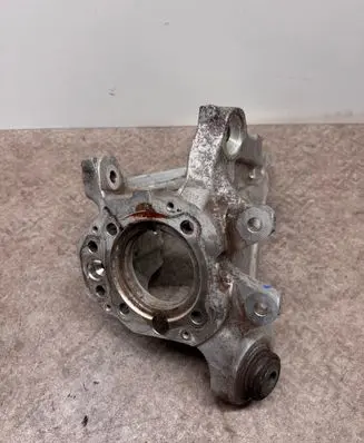BMW X6M F86 Rear wheel hub spindle/knuckle 6879101 6770983