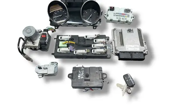 Jaguar F-Pace Engine ECU kit and lock set 0281033549 HX7312C520FCC GX7314F041AM