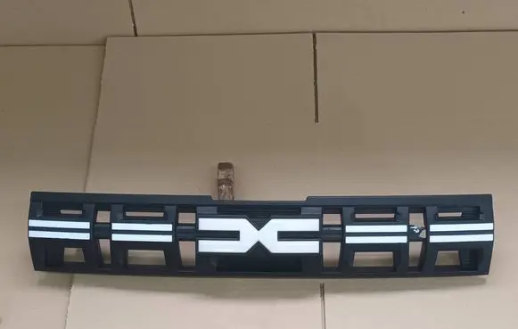 Dacia Duster III Front bumper upper radiator grill 622565538R 622567432R