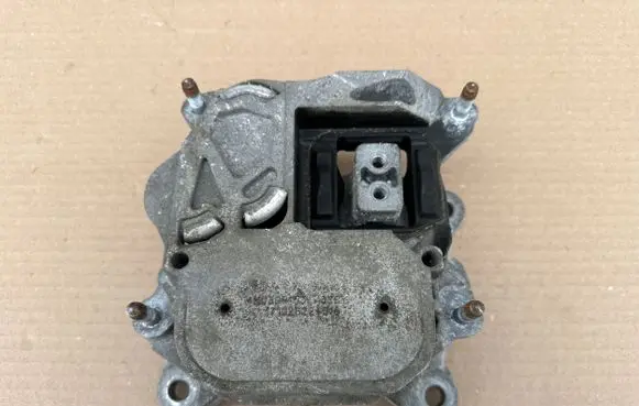 Audi Q7 4M Gearbox mounting bracket 4M0399153L