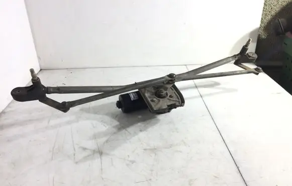 Front wiper linkage