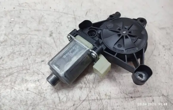 Seat Leon IV Front door window regulator motor 5Q0959801C