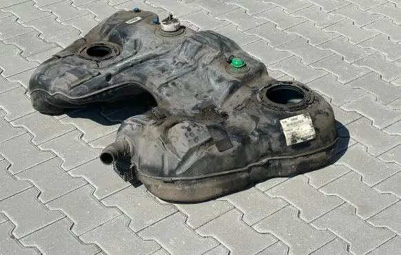 Volvo XC70 Fuel tank 31303871