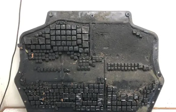 Engine splash shield/under tray