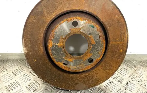 Toyota Avensis T270 Front brake disc