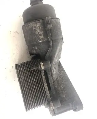 Oil filter mounting bracket