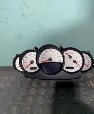 Porsche 911 996 Speedometer (instrument cluster) 99664122300 110080019013