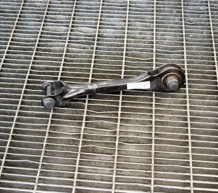 Tesla Model 3 Rear upper control arm/wishbone 104442700C