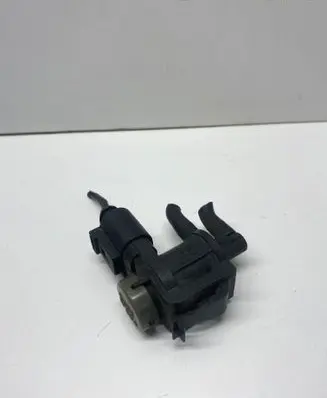 Volkswagen PASSAT B6 Turbo solenoid valve 1J0906283C