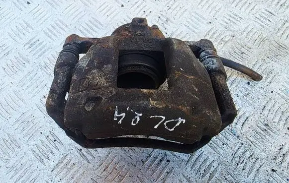 Toyota Auris E180 Front brake caliper 