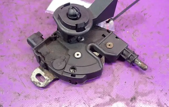 Ford Focus C-MAX Engine bonnet/hood lock/catch 