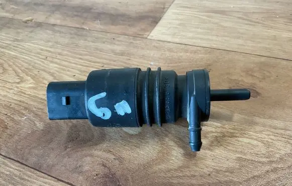 Mercedes-Benz ML W163 Windscreen/windshield washer pump A2108690821