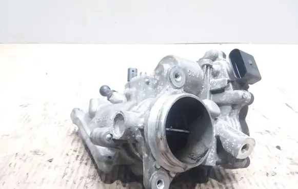Volkswagen Tiguan Throttle valve 04L128637 04L128059