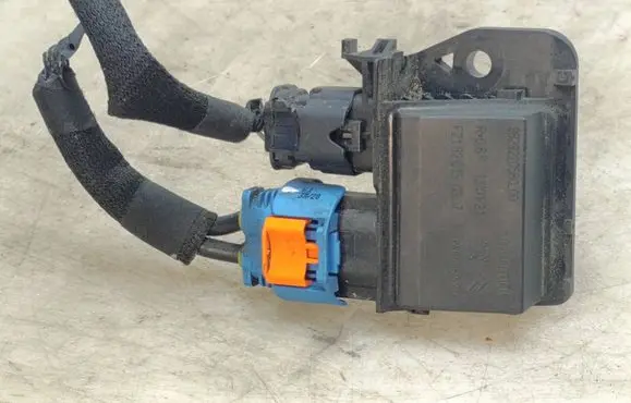 Opel Corsa F Coolant fan relay 9829220580 F21820150337