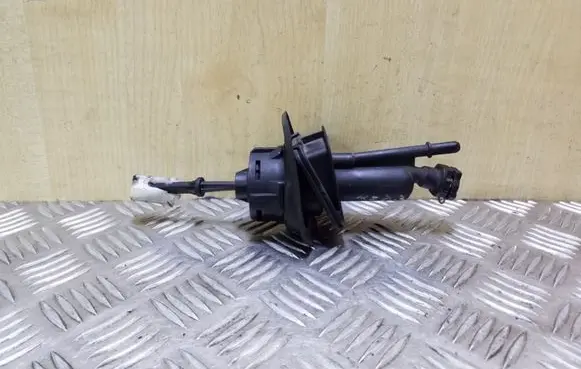 Mazda 3 I Clutch master cylinder 3M517A543BD