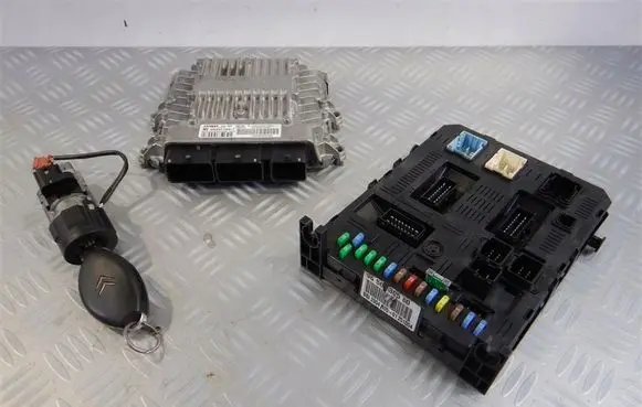 Engine ECU kit and lock set