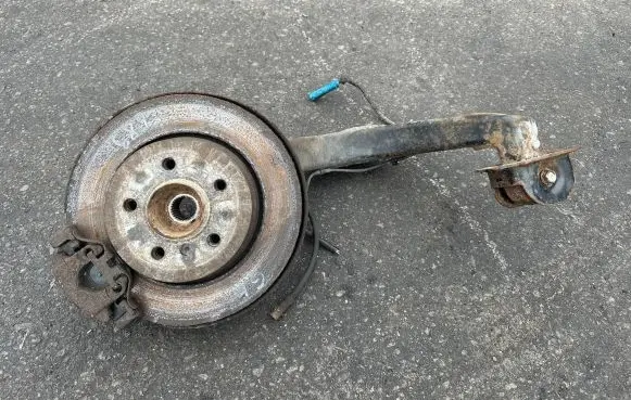 BMW X3 E83 Rear wheel hub spindle/knuckle 