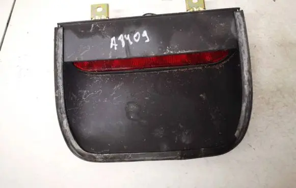 Mitsubishi Carisma Third/center stoplight
