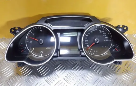 Audi A5 Sportback 8TA Speedometer (instrument cluster) 8T0920932N