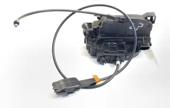 Renault Clio III Front door lock 