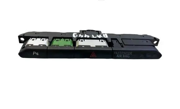 Volkswagen PASSAT B8 Hazard light switch 3G0927132A