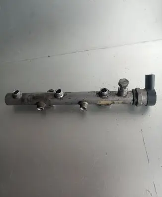Audi A8 S8 D3 4E Fuel main line pipe 059130090AG