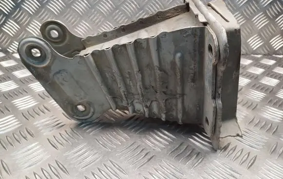 Opel Zafira B Front bumper shock/impact absorber 13115030