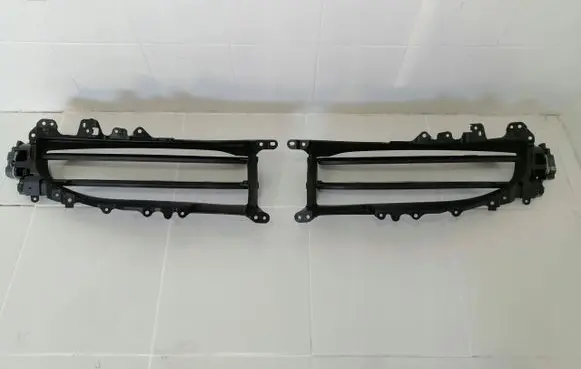 Porsche Taycan 9J1 Intercooler air channel guide 