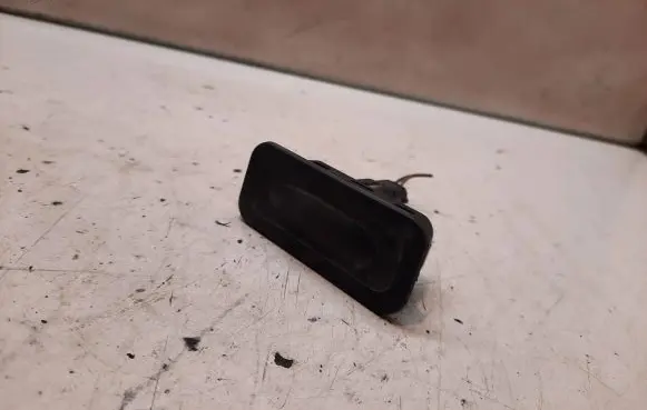 Tailgate opening switch