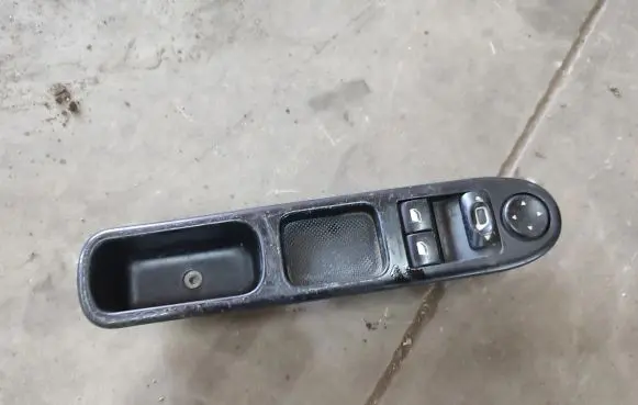 Peugeot 307 Electric window control switch