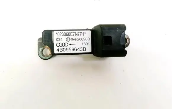 Audi A6 S6 C5 4B Airbag deployment crash/impact sensor 4B0959643B 141100
