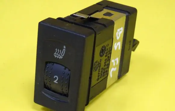 Volkswagen PASSAT B5.5 Seat heating switch 3B0963564C