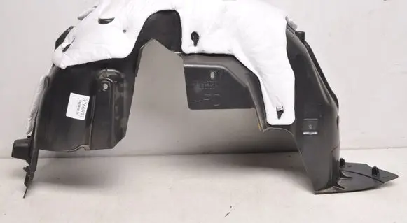 Rear arch fender liner splash guards
