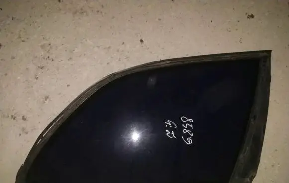 BMW 5 E39 Rear side window