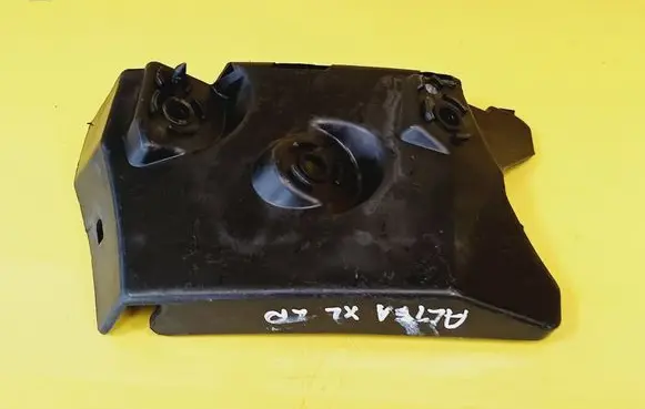 Seat Altea XL Front bumper mounting bracket 5P0807183A