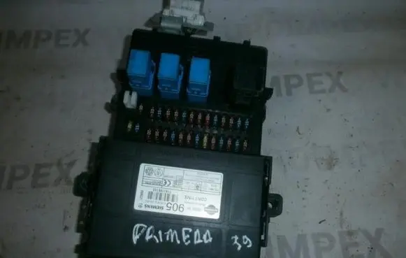 Nissan Primera Fuse box set 285519f905 5wk48540