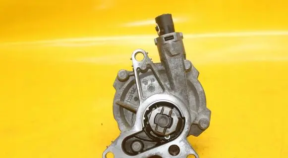 Renault Trafic II (X83) Vacuum pump 8200881338