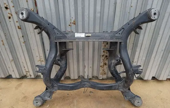 Volkswagen Touareg II Rear subframe 7P0500041