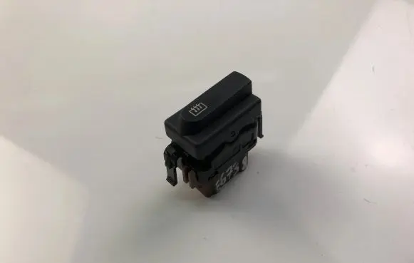 Renault Laguna III Windscreen/window heater switch 2648801