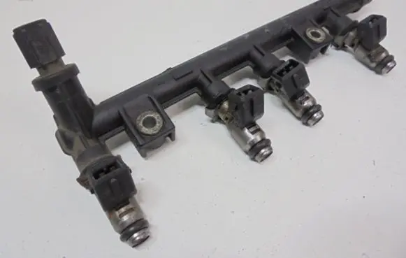 Fiat Punto (188) Fuel injector IWP095