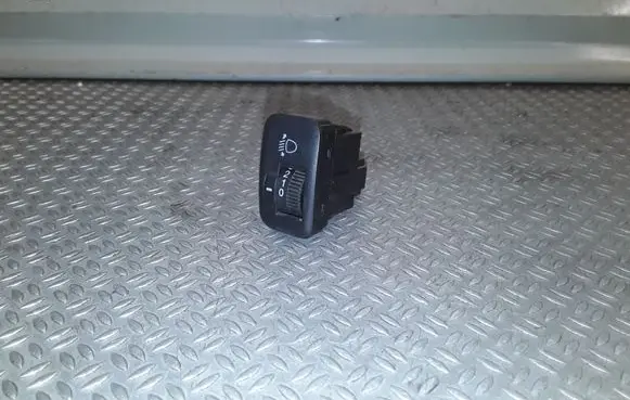 Honda CR-V Headlight level height control switch